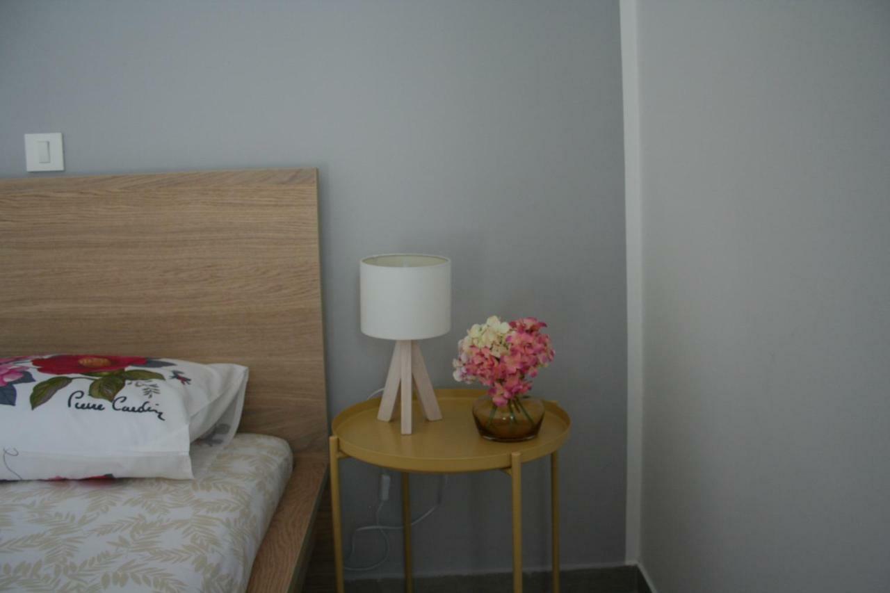 Room With Garden Split Exterior photo